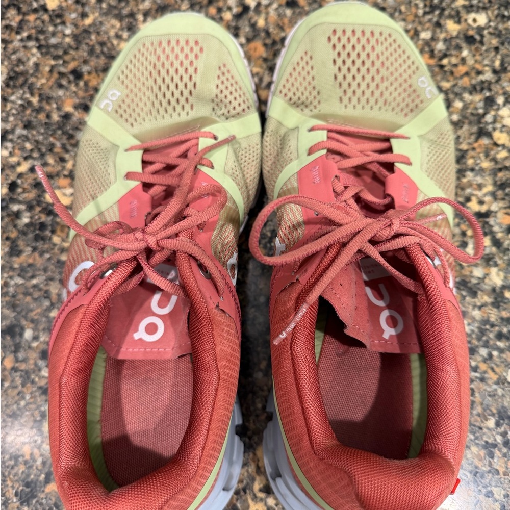 On Running Women's Running Shoes - Red and Green ladies 8.5 - Picture 6 of 9